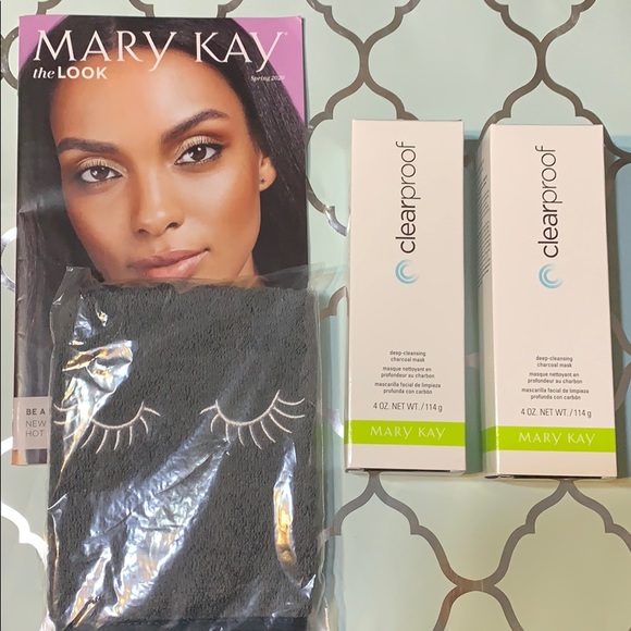 Clearproof Charcoal Mask Bundle w/ Towel - Picture 1 of 9